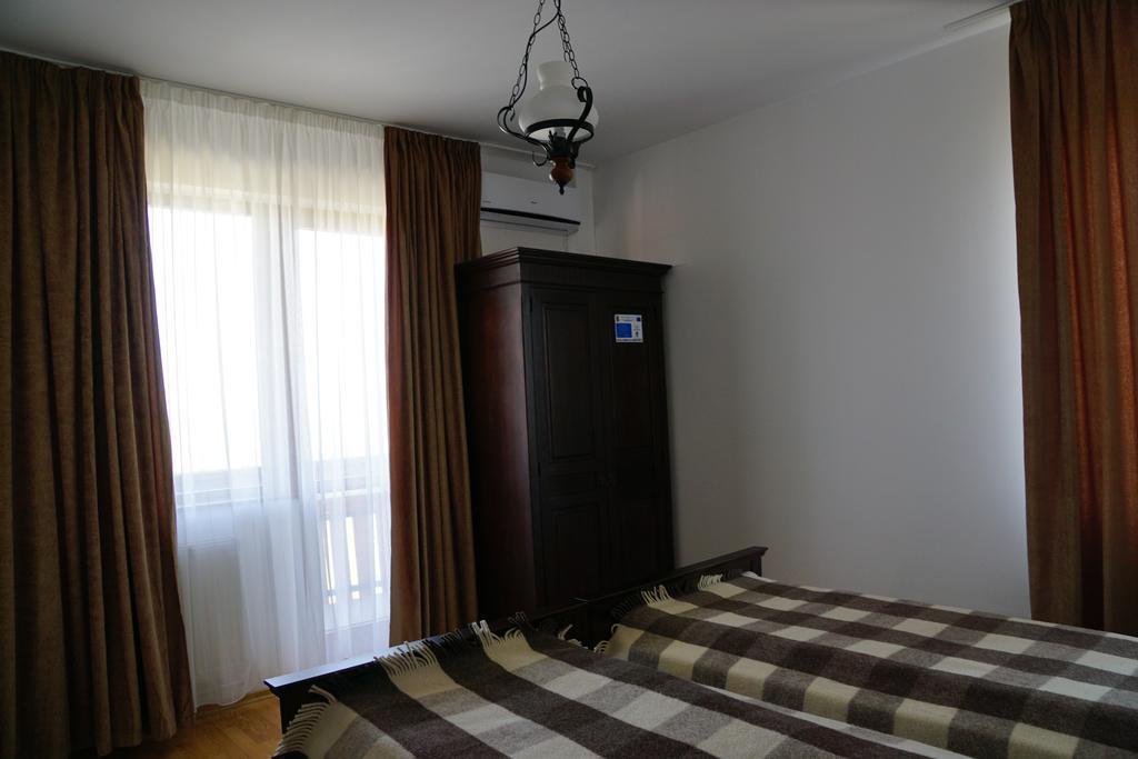 Pensiunea Casa Bunicului Mociu Экстерьер фото