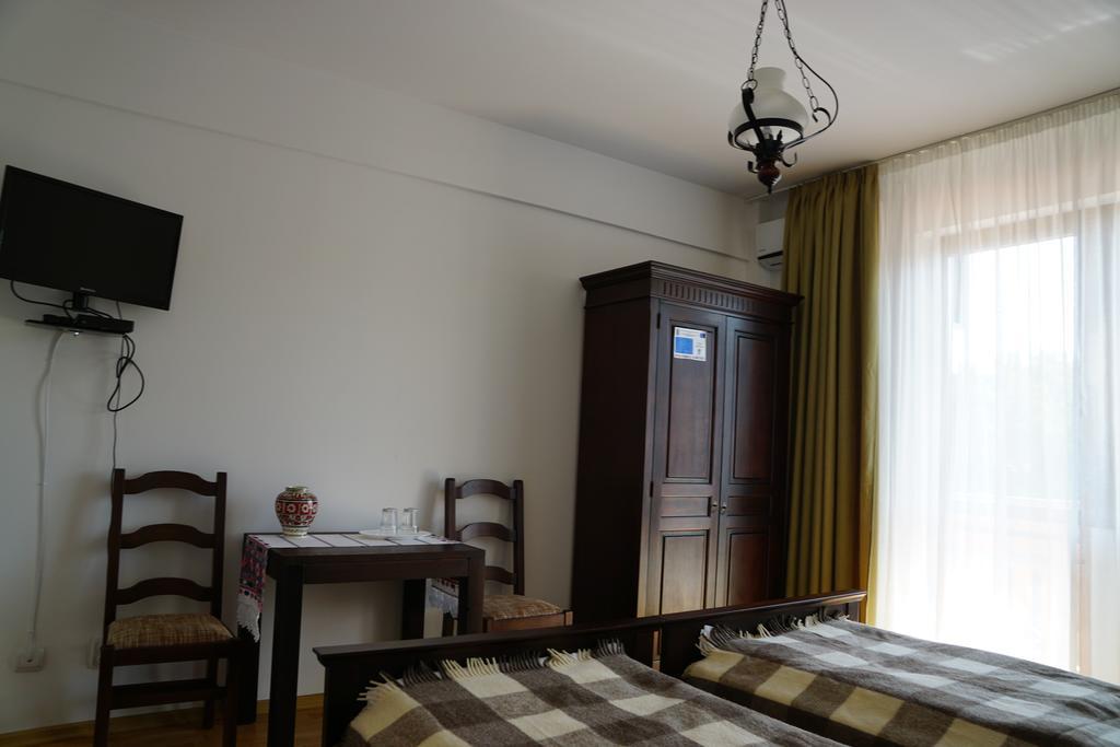 Pensiunea Casa Bunicului Mociu Экстерьер фото